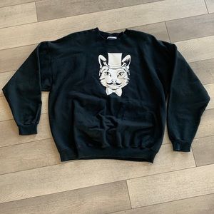 Hanes cotton sweatshirt. Fun cat design on the front. Super warm.